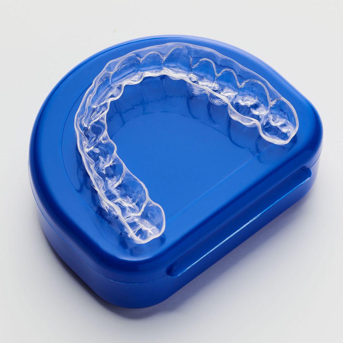 Essix Clear Orthodontic Retainer: Straight Teeth Guaranteed