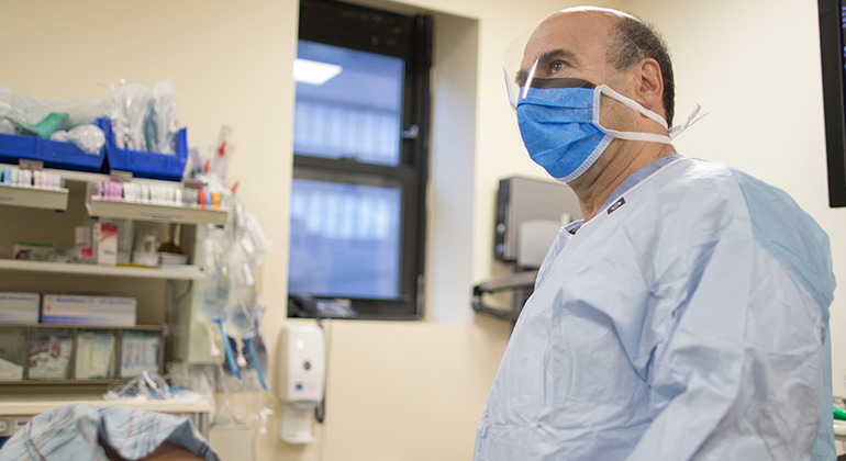 How Does Cedar Sinai Gastroenterology Diagnose Symptoms?